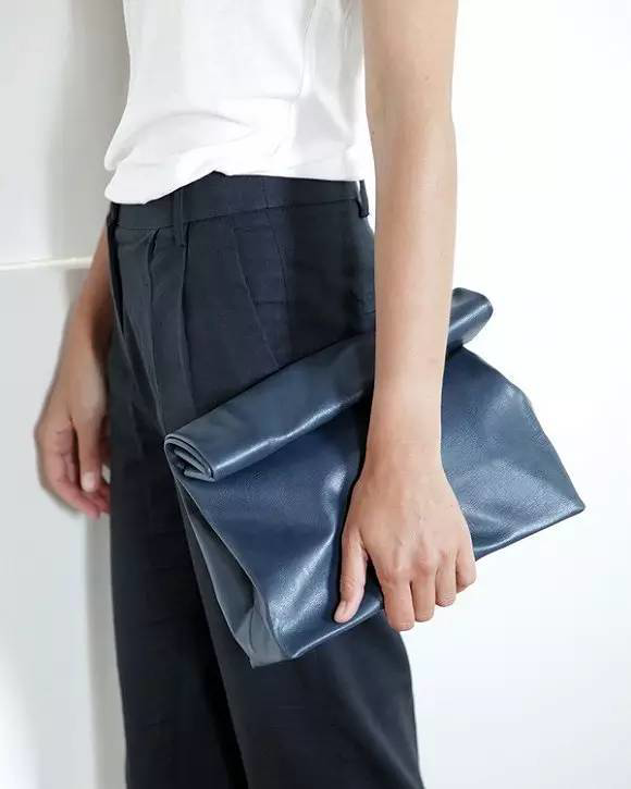 紙袋皮革包 你沒(méi)見(jiàn)過(guò)的紙袋皮革包包