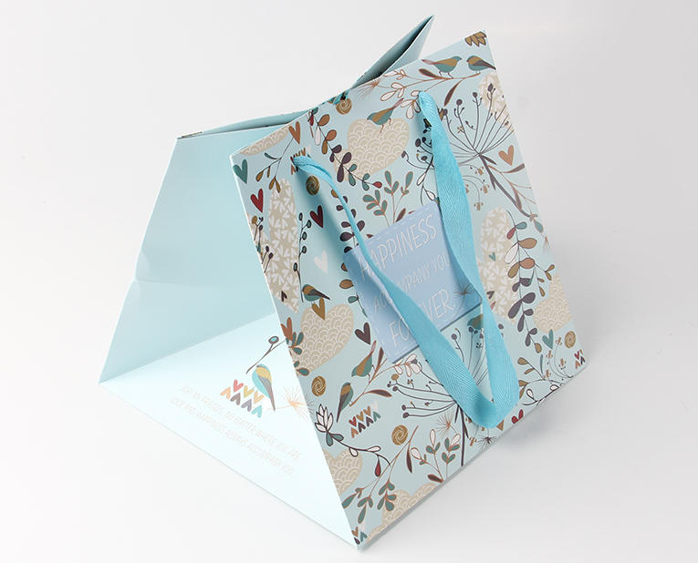 手提紙袋的排版設(shè)計(jì) 手提紙袋的排版設(shè)計(jì)