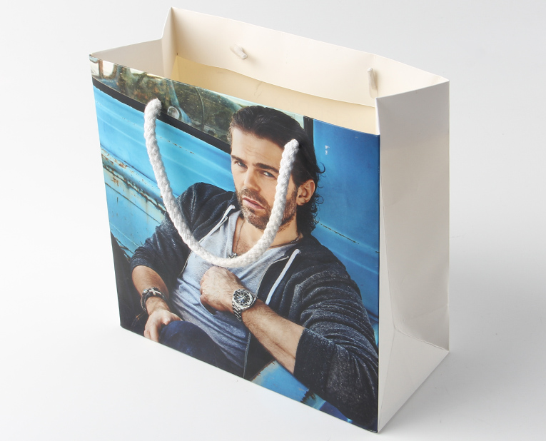 高檔紙袋廠家-廣州駿業(yè)包裝實(shí)業(yè)有限公司 高檔紙袋廠家