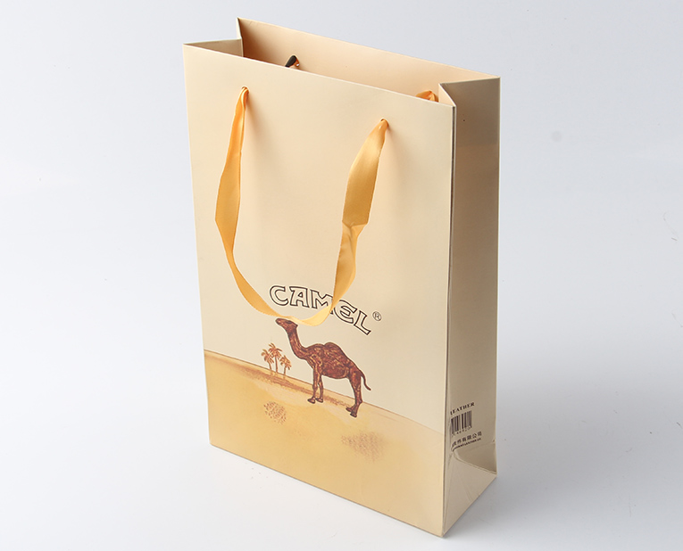 手提紙袋廠家- 廣州駿業(yè)包裝實業(yè)有限公司 手提紙袋廠家