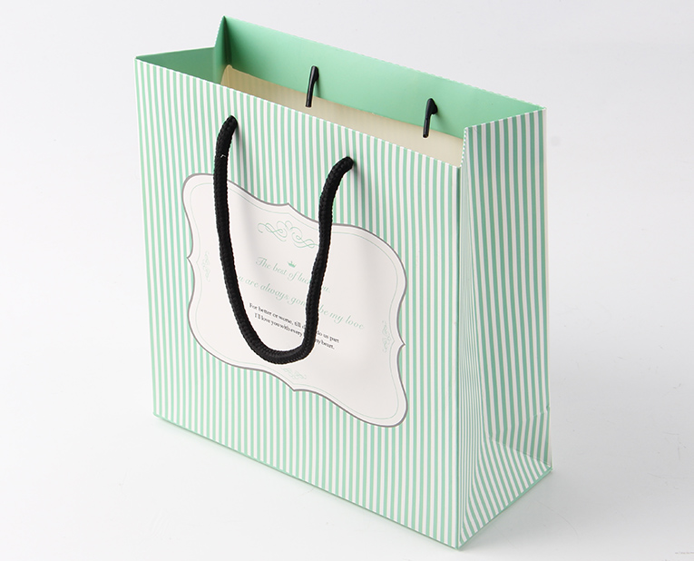 銅版紙紙袋工廠-廣州駿業(yè)包裝實(shí)業(yè)有限公司 銅版紙紙袋工廠