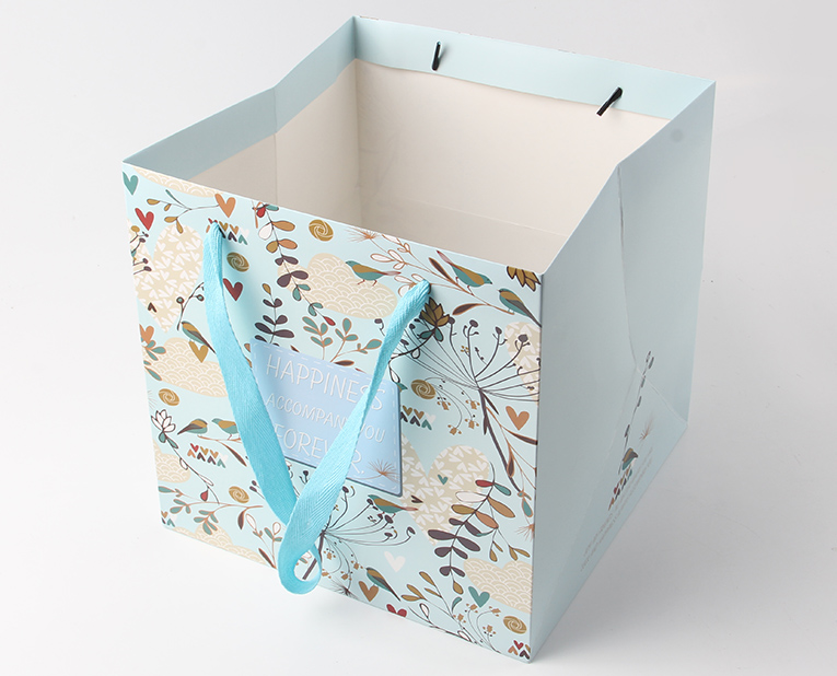 高檔次的紙質(zhì)手提袋 高檔次的紙質(zhì)手提袋