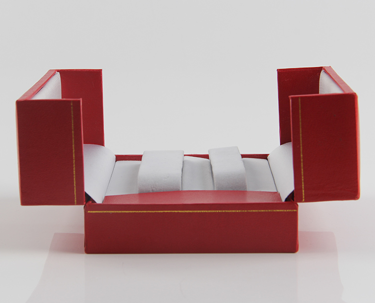 你的盒子油墨脫粉？看看手表包裝盒生產(chǎn)廠家是怎么解決的吧