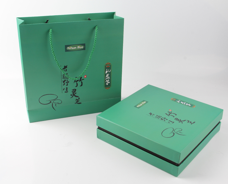 專業(yè)的手表紙袋訂做老師傅就連紙張PH值也會精準計算 專業(yè)的手表紙袋訂做老師傅就連紙張PH值也會精準計算