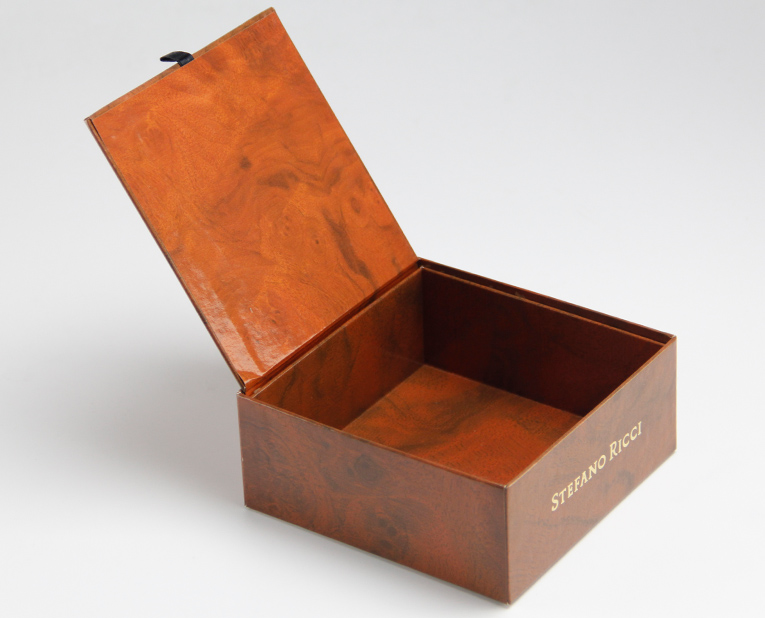 擔(dān)心定制的手環(huán)盒不能如期，被色帶不齊拖累？廠家需要這樣做！