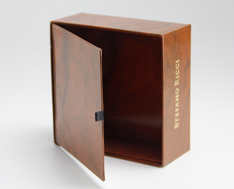 擔(dān)心定制的手環(huán)盒不能如期，被色帶不齊拖累？廠家需要這樣做！