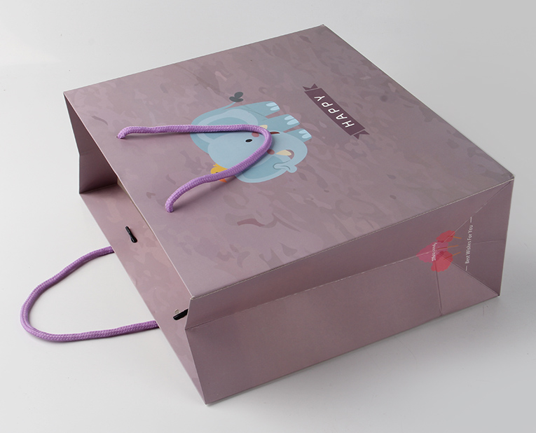 化妝品禮品袋嘗試在冬天用夏天的光油訂制，結(jié)果無奈