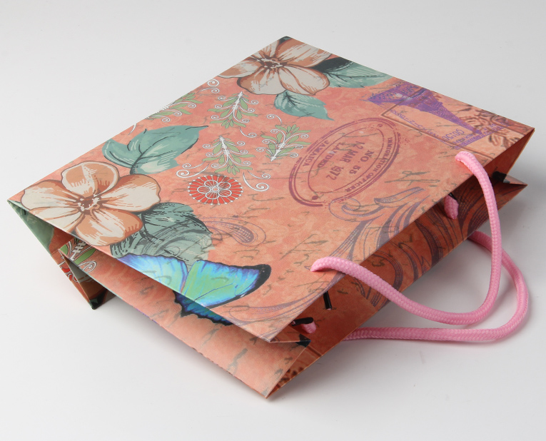 發(fā)改委實(shí)錘塑料垃圾，對(duì)化妝品禮品袋工廠來說，紙質(zhì)將取代