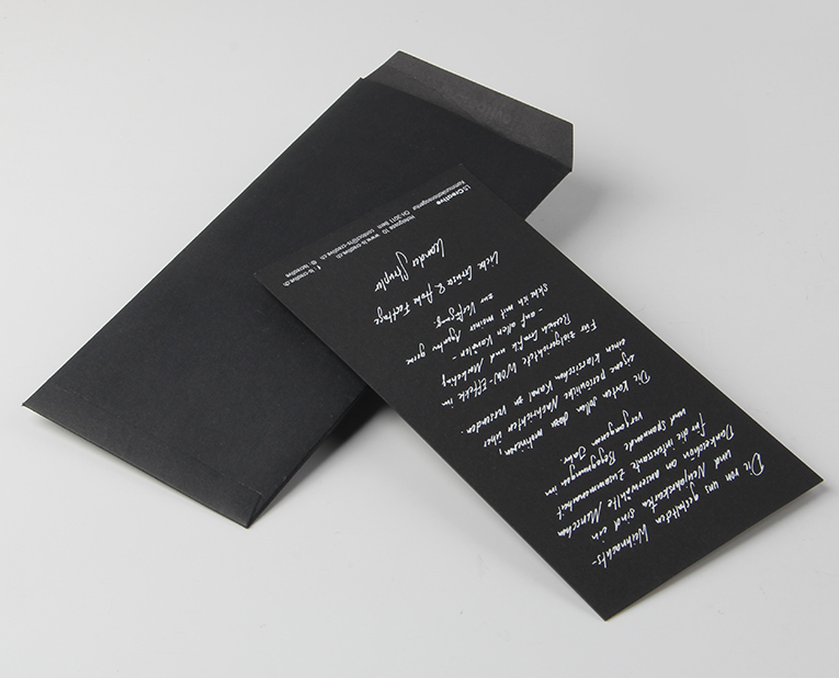 術(shù)有專攻，還是服裝紙牌廠的老板比較穩(wěn)